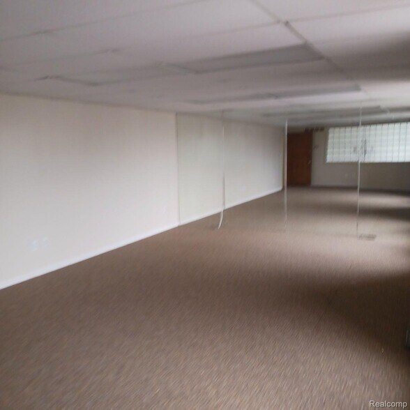 More Photos Of 15921 W 8 Mile Rd, Detroit Flex For Sale