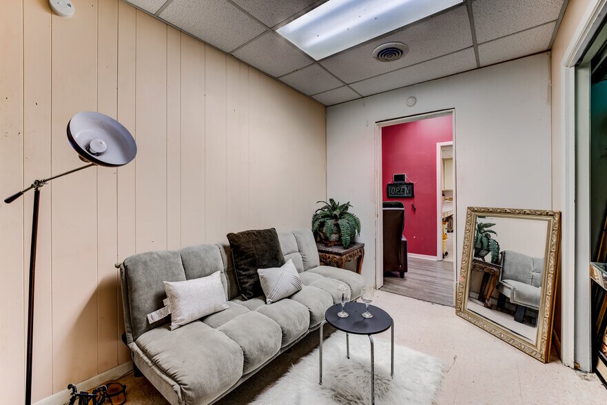 More Photos Of 811 N Travis St, Liberty Apartments For Sale