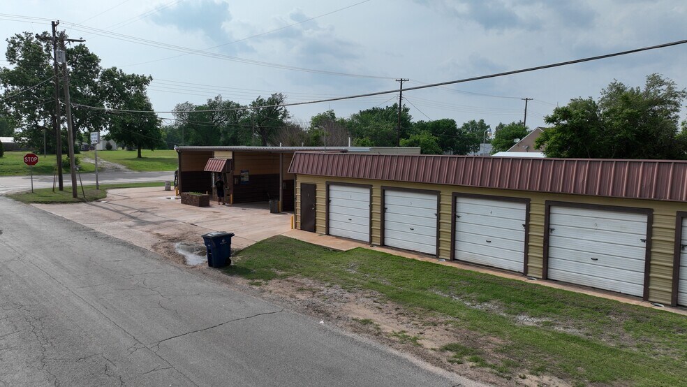 More Photos Of 4301 4th, Enid Self Storage For Sale