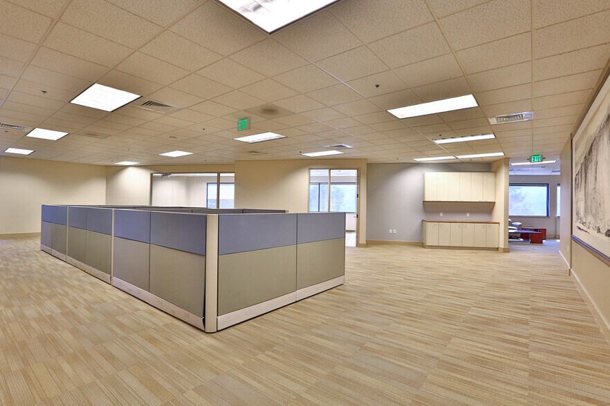 More Photos Of 3000 Lakeside Dr, Santa Clara Research And Development For Lease