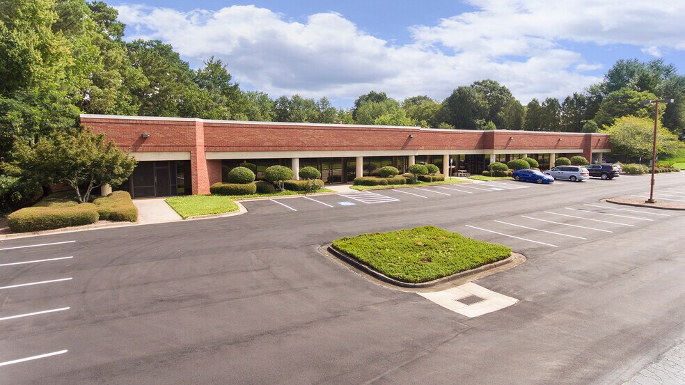 More Photos Of 5076 Winters Chapel Rd, Atlanta Office For Lease