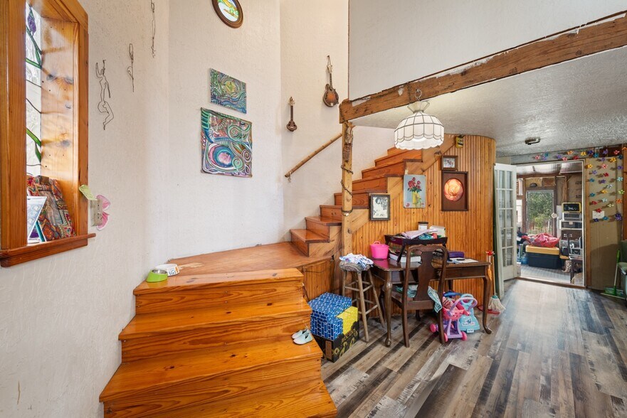 More Photos Of 501 Limestone Ln, Driftwood Specialty For Sale