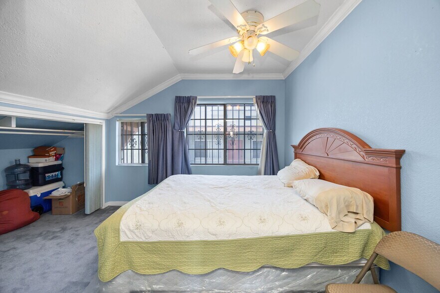 More Photos Of 451 E Vernon Ave, Los Angeles Hotel For Sale