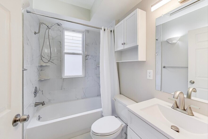 More Photos Of 212 Elm St NW, Washington Apartments For Sale