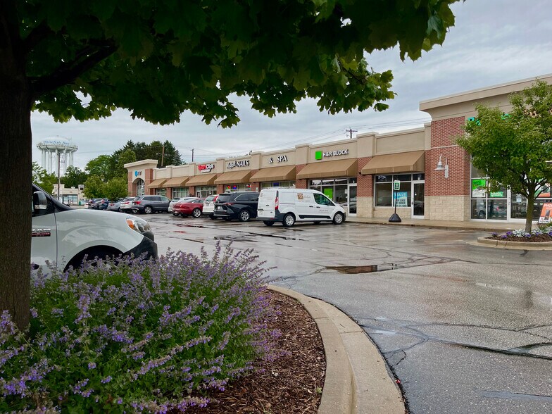 More Photos Of 6150 N Port Washington Rd, Glendale Unknown For Lease