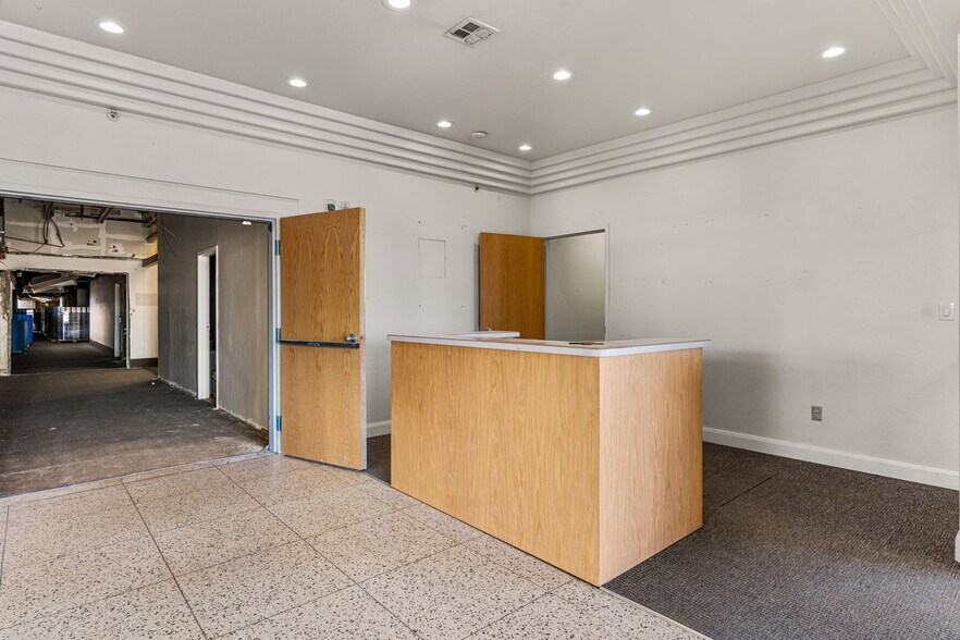 More Photos Of 120 E Altamira Dr, Cedar City Office Residential For Lease