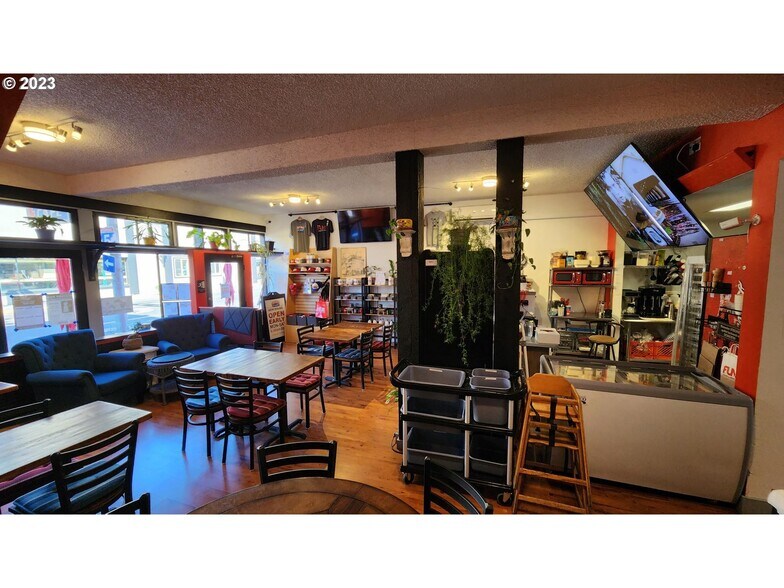 More Photos Of 819 Main St, Cottage Grove Restaurant For Sale