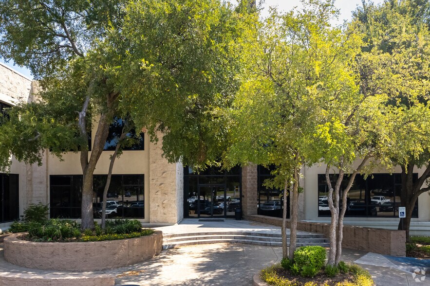 More Photos Of 5700 W Plano Pky, Plano Office For Lease
