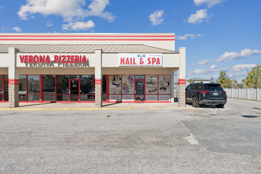 More Photos Of 5165-5261 33rd St E, Bradenton Storefront For Sale