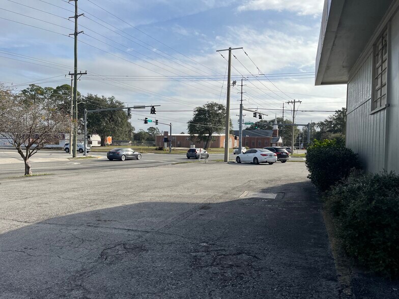 More Photos Of 1906 Parental Home Rd, Jacksonville Storefront For Sale