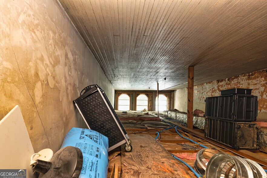 More Photos Of 15 Broad St, Newnan Storefront For Sale