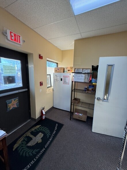 More Photos Of 26 Perchwood Dr, Fredericksburg Industrial For Sale