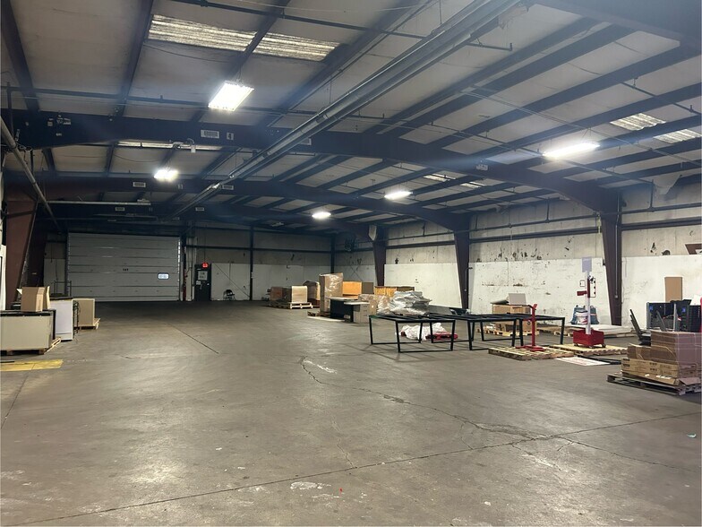More Photos Of 705 Maple St, Bristol Manufacturing For Sale