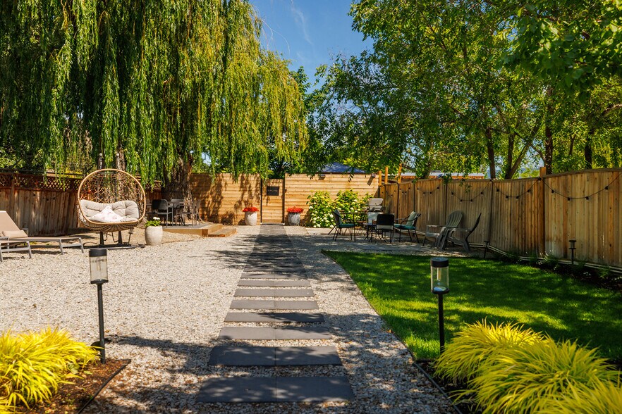 More Photos Of 4201 Skaha Lake Rd, Penticton Hotel For Sale