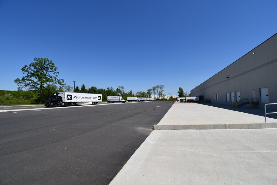 More Photos Of 124 Route 17K, Newburgh Distribution For Lease