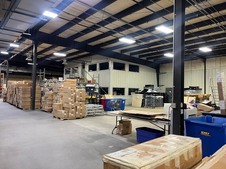 More Photos Of 107 Industrial Park Rd, Story City Warehouse For Sale