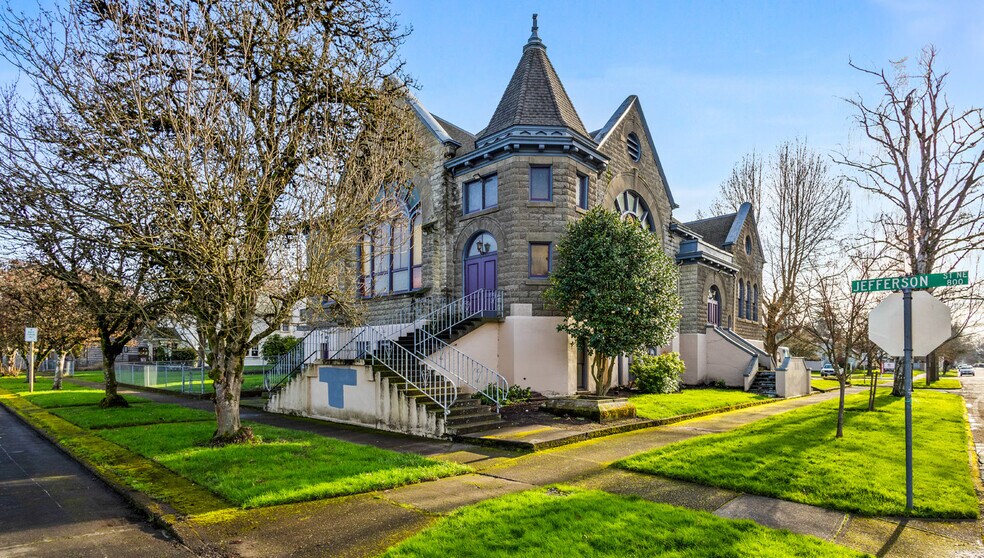 More Photos Of 820 Jefferson St NE, Salem Religious Facility For Sale