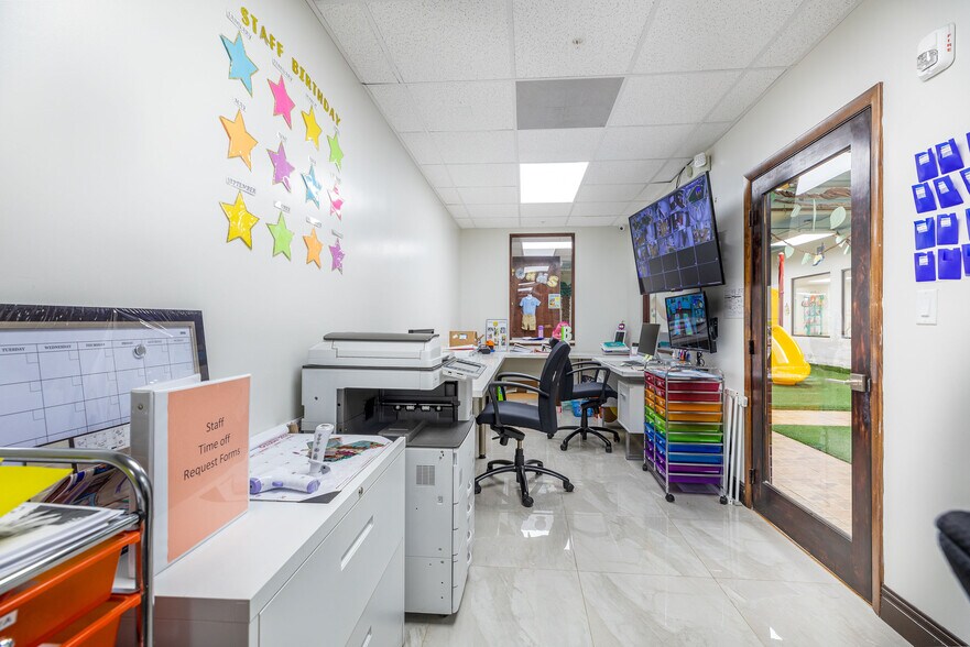 More Photos Of 25 SW 9th St, Miami Coworking Space