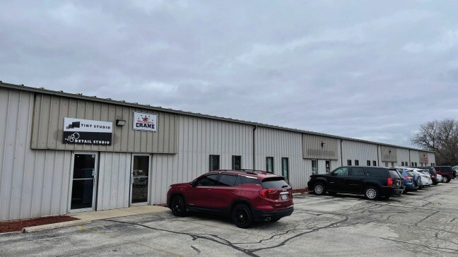 More Photos Of N16W22040 Jericho Dr, Waukesha Light Manufacturing For Lease