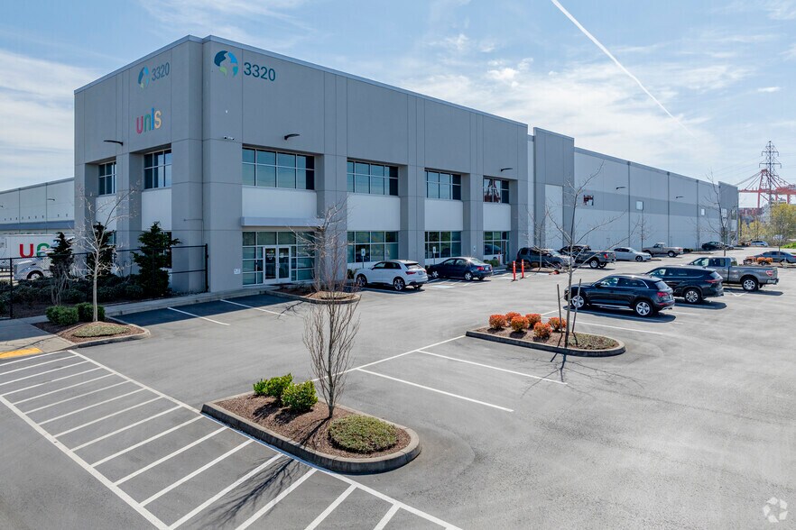 More Photos Of 3320 Lincoln Ave, Tacoma Warehouse For Lease