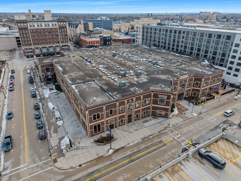 More Photos Of 301 N Adams St, Green Bay Office Residential For Sale