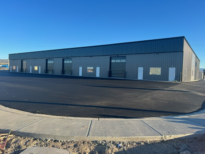 Primary Photo Of 231 Tailwind Cir, Chubbuck Industrial For Lease