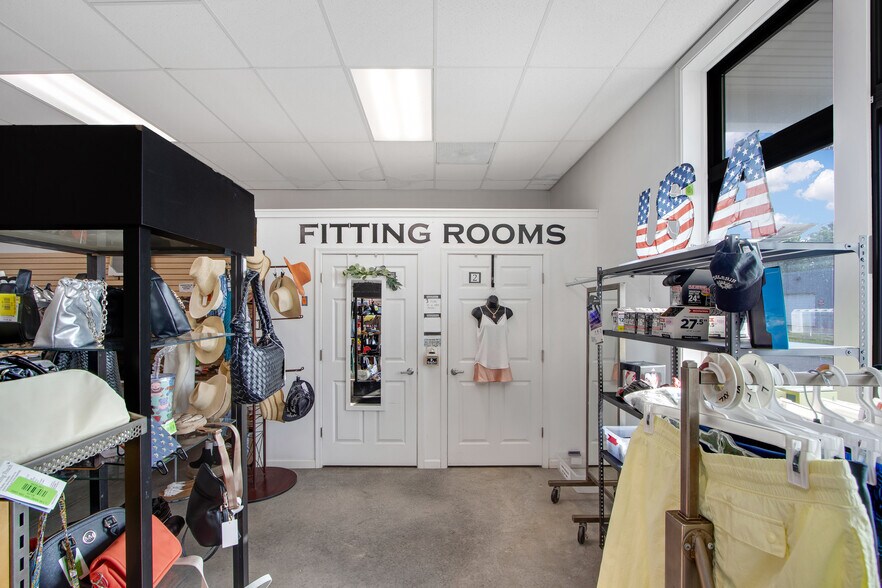 More Photos Of 13394 Broadway St, Alden Freestanding For Sale