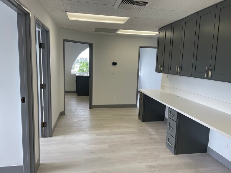 More Photos Of 900 S Main St, Corona Medical For Lease