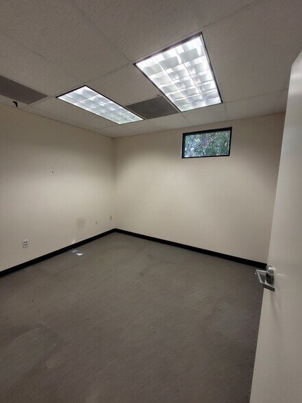 More Photos Of 2810 St Isabel St, Tampa Medical For Lease