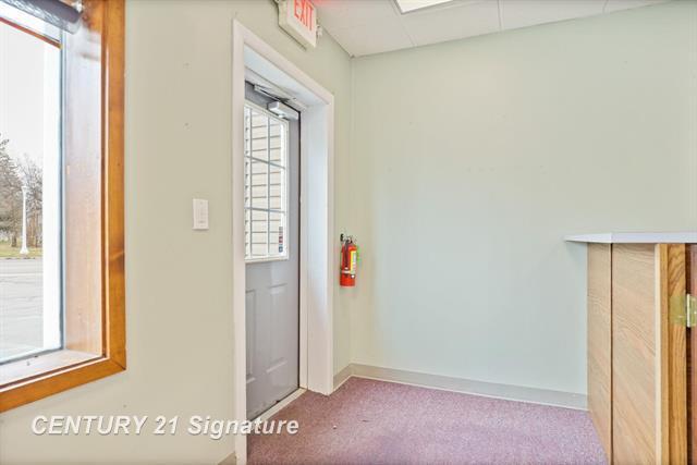 More Photos Of 2019 Columbus Ave, Bay City Office For Sale