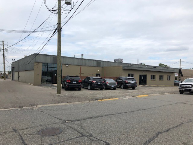 More Photos Of 2265-2279 Cole St, Birmingham Showroom For Lease