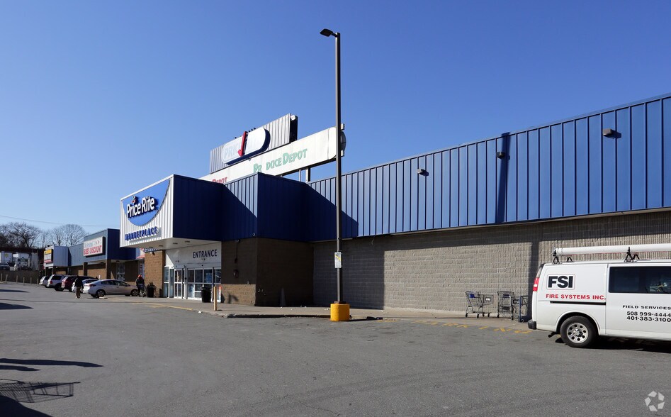 More Photos Of 139 Hathaway Rd, New Bedford Freestanding For Lease