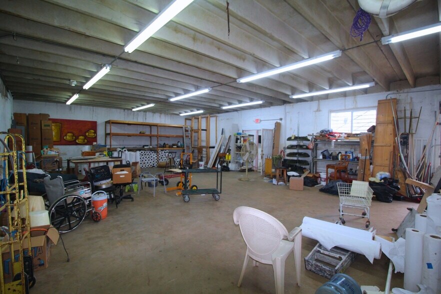 More Photos Of 34 E 9th St, Hialeah Distribution For Lease