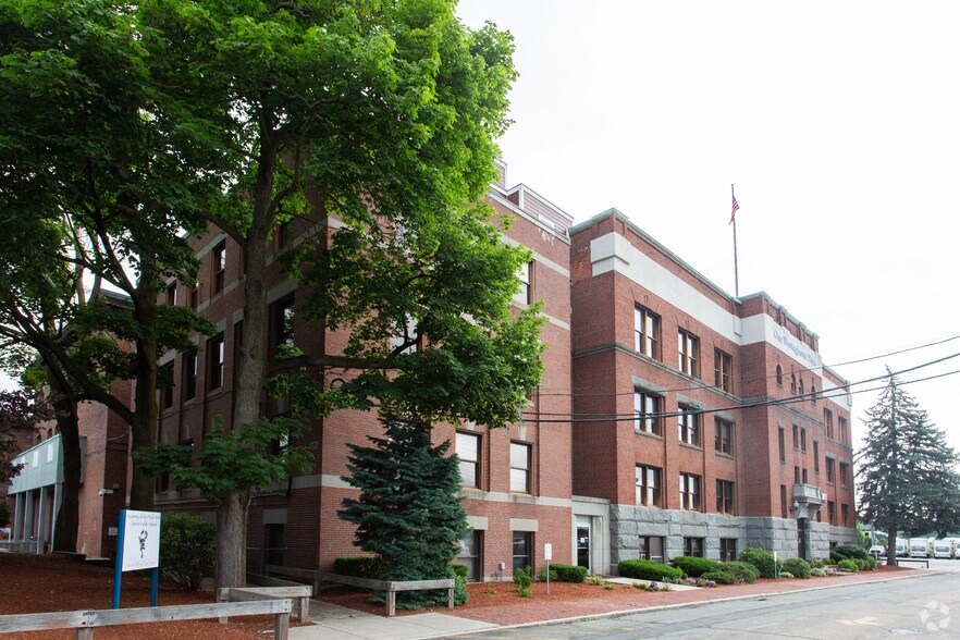 More Photos Of 1 Westinghouse Plz, Hyde Park Office For Lease