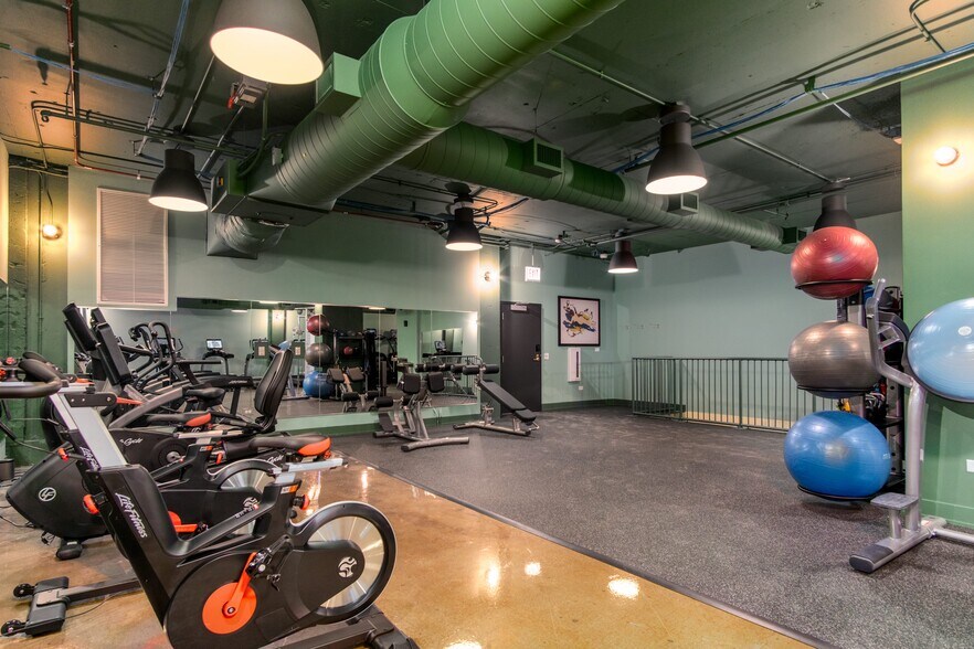 More Photos Of 5050 N Broadway St, Chicago Apartments For Lease