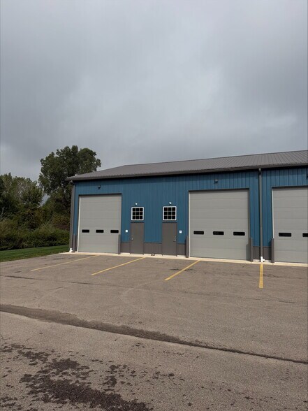 More Photos Of 925 O E Bieri Ind Dr, Lowell Industrial For Lease