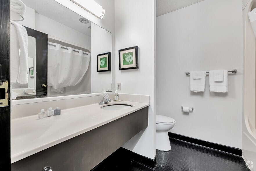 More Photos Of 343 W NC-561, Ahoskie Hotel For Sale