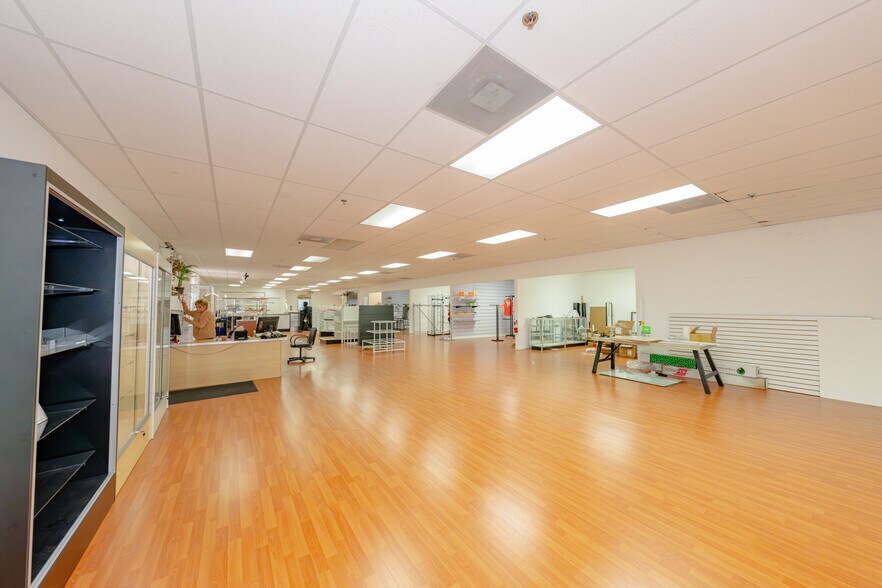 More Photos Of 4000 N 28th Ter, Hollywood Warehouse For Lease