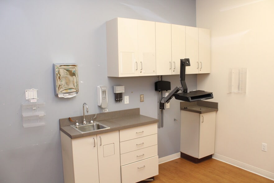 More Photos Of 340 E Main St, Milford Restaurant For Lease