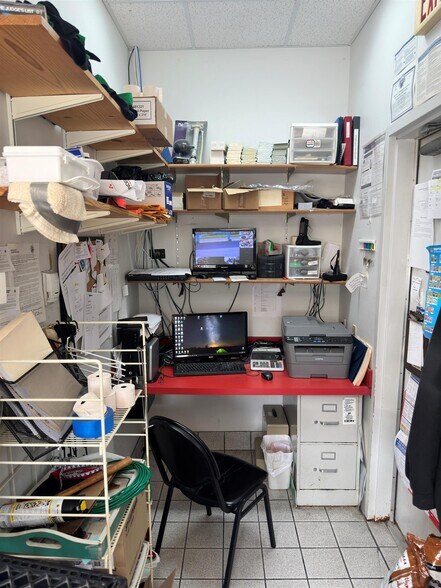 More Photos Of 12180 Center Rd, Durand Service Station For Sale