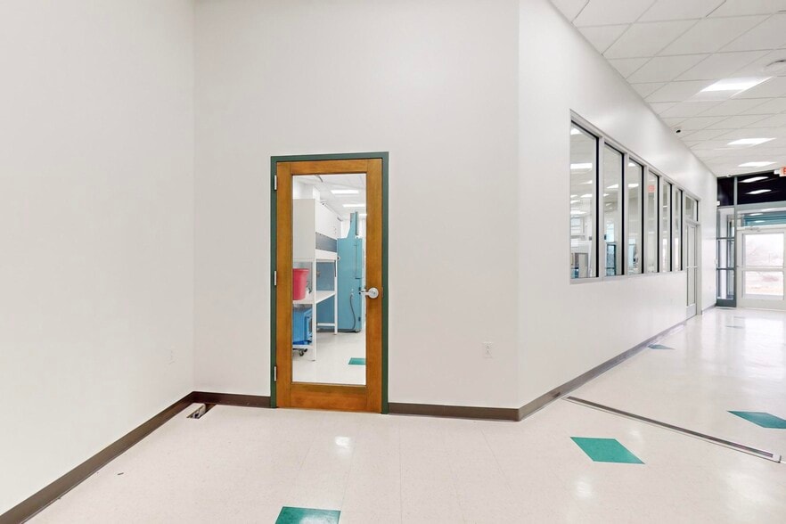 More Photos Of 6410 Gibson Blvd SE, Albuquerque Bank For Sale