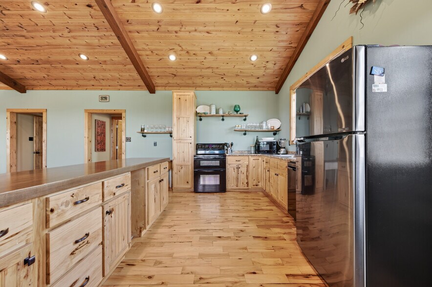 More Photos Of 639 Wagon Wheel Rd, Elk Creek Lodge Meeting Hall For Sale