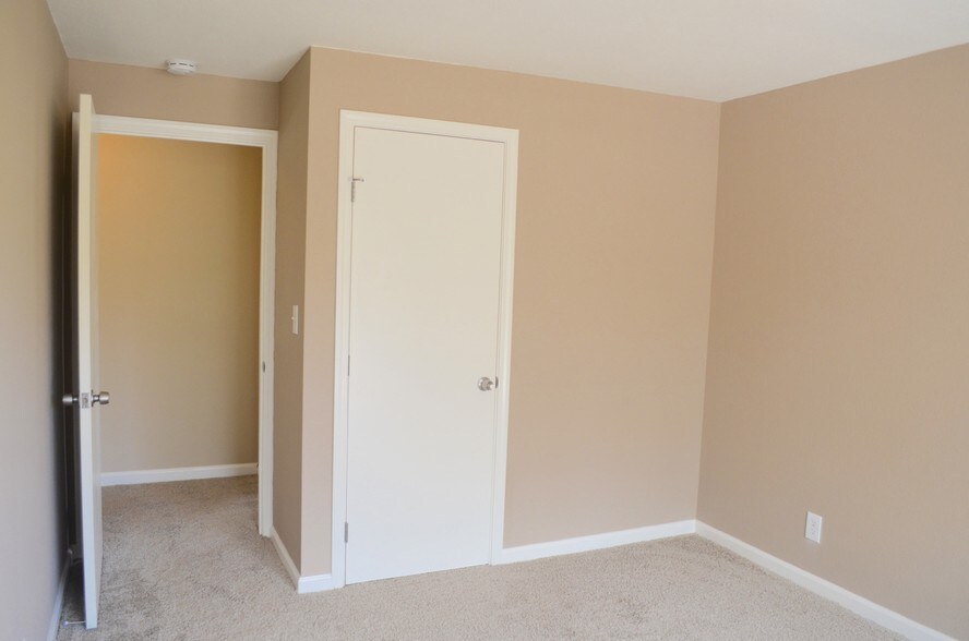 More Photos Of 5800 Valley Dr, Felton Apartments For Sale