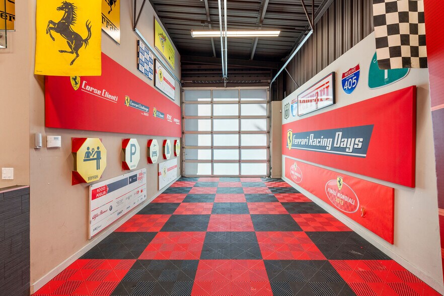 More Photos Of 2134 S Sepulveda Blvd, Los Angeles Showroom For Sale