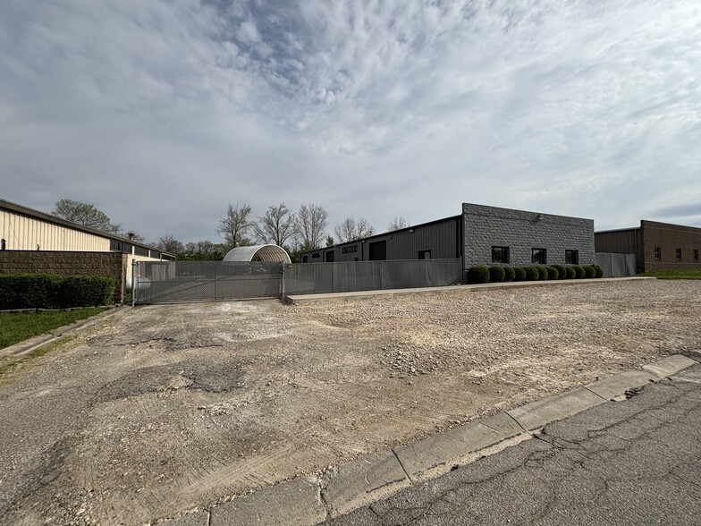 More Photos Of 4155 Gibson Dr, Tipp City Manufacturing For Lease