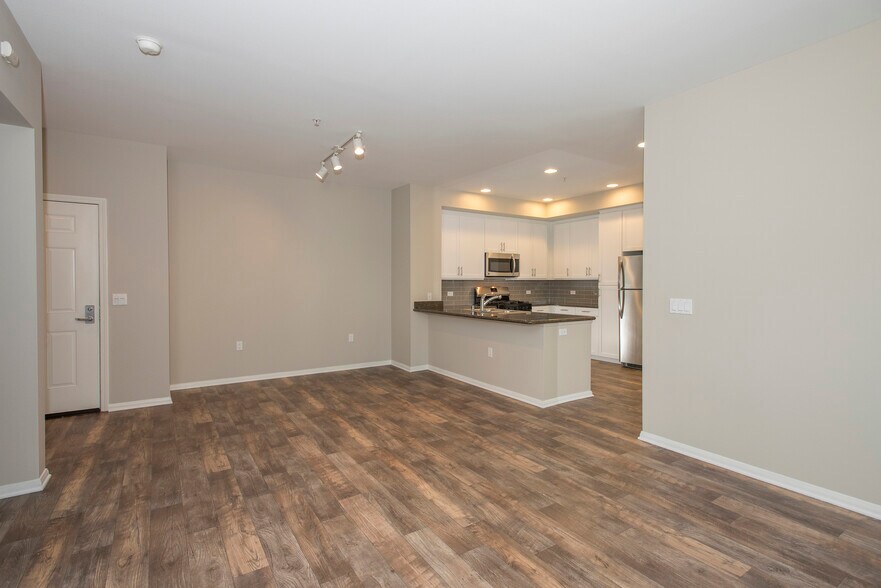 More Photos Of 700 S Myrtle Ave, Monrovia Apartments For Lease