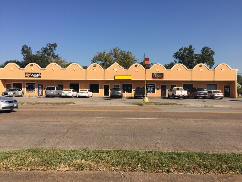 More Photos Of 7645-7661 Park Place Blvd, Houston Restaurant For Sale