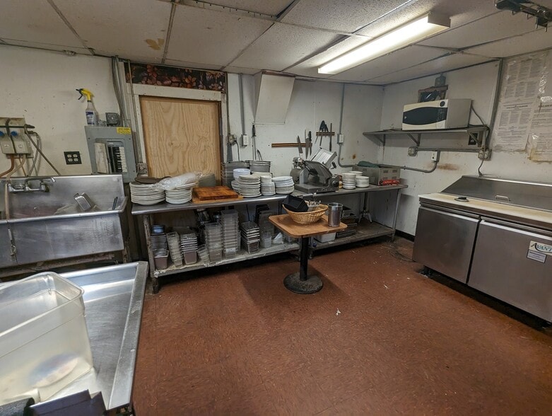 More Photos Of 17 Main St, Ballston Lake Restaurant For Lease