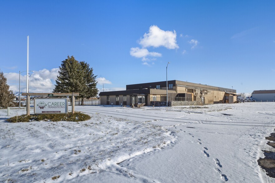 Primary Photo Of 189 Arden Dr, Belgrade Industrial For Lease