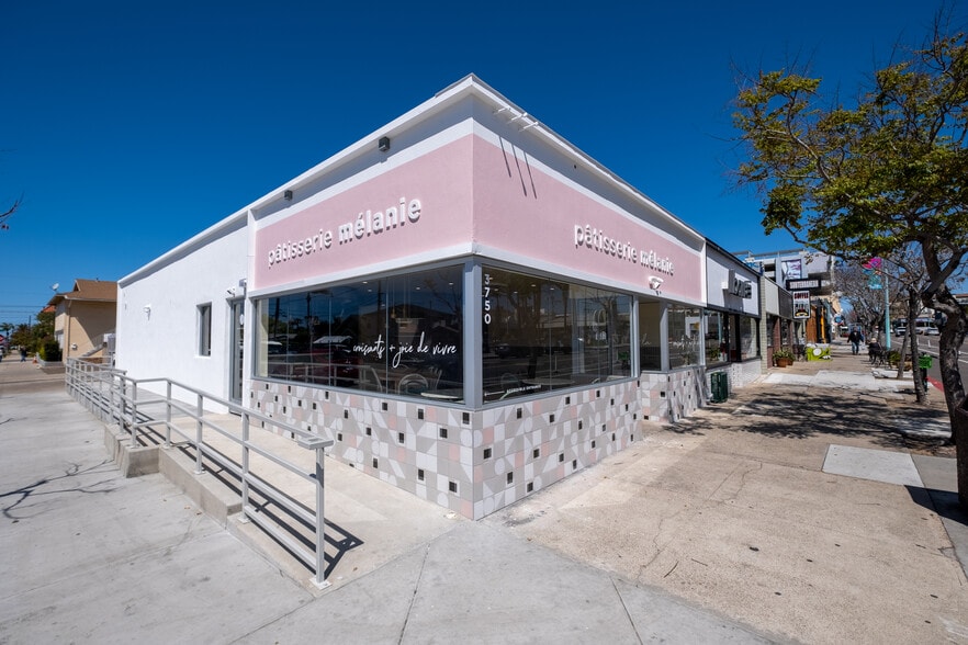 More Photos Of 3750-3752 30th St, San Diego Freestanding For Lease
